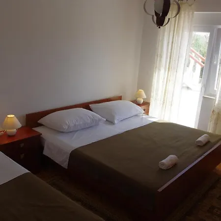 Family Friendly Seaside Vlasici, Pag - 4319 Apartman