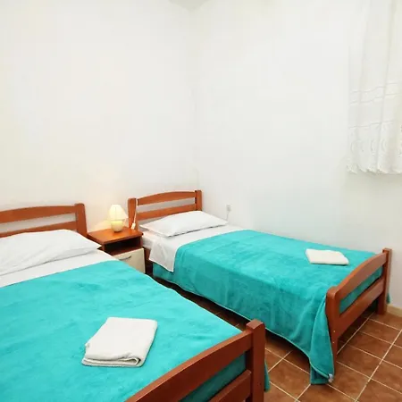 Apartman Family Friendly Seaside Vlasici, Pag - 4319 *
