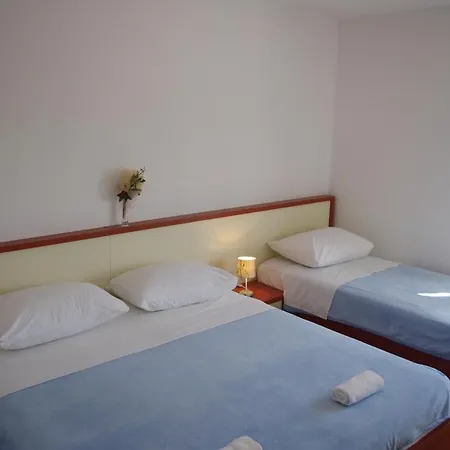 Family Friendly Seaside Vlasici, Pag - 4319 Apartment