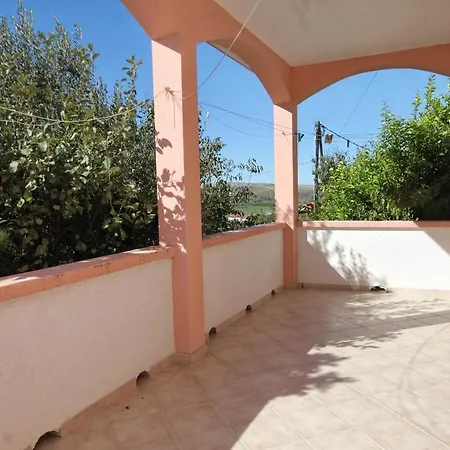 Family Friendly Seaside Vlasici, Pag - 4319 Apartman