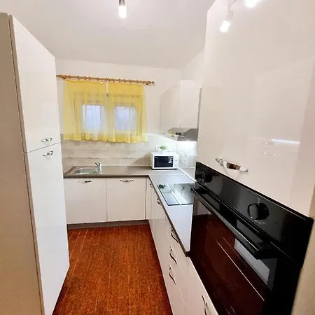 Apartman Family Friendly Seaside Vlasici, Pag - 4319 *