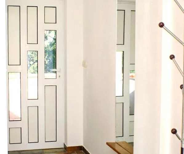 Family Friendly Seaside Vlasici, Pag - 4319 דירה