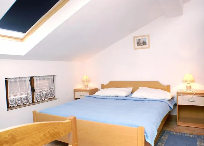 Family Friendly Seaside Vlasici, Pag - 4319 דירה *