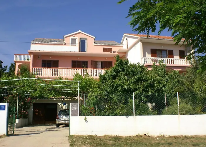 Family Friendly Seaside Vlasici, Pag - 4319 아파트 Vlašići